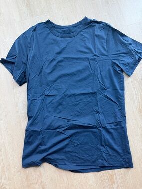 Lululemon fundamental t
